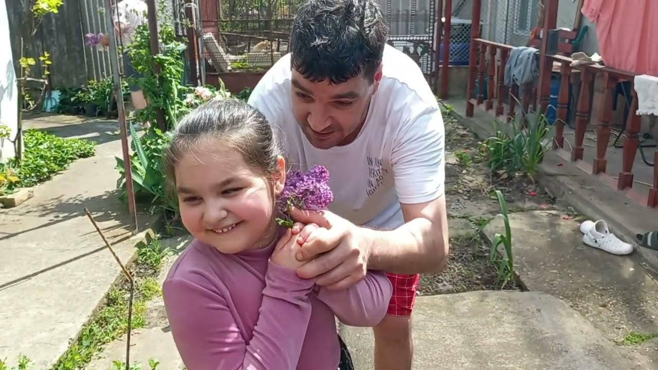 O zi Frumoasa la Șofronea 🌤️| Putina Distracție cu Natalia și Luci | Tort Delicios Făcut de Luci 🎂