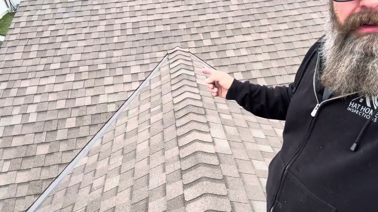 🏡 Is an open valley roof better than a closed valley roof? “On the home inspection today” 🕵️‍♂️