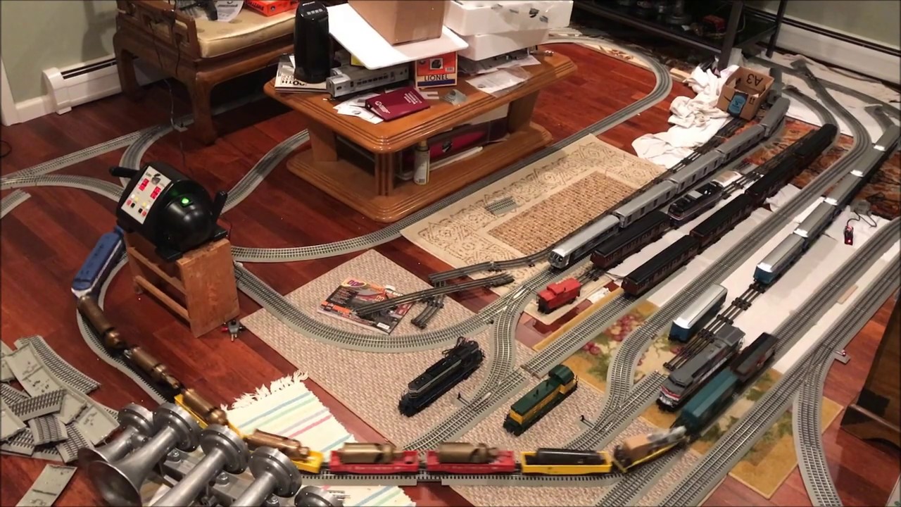 MTH O Scale LIRR EMD F7s Running Around New Inner Yard Loop (11/30/18)