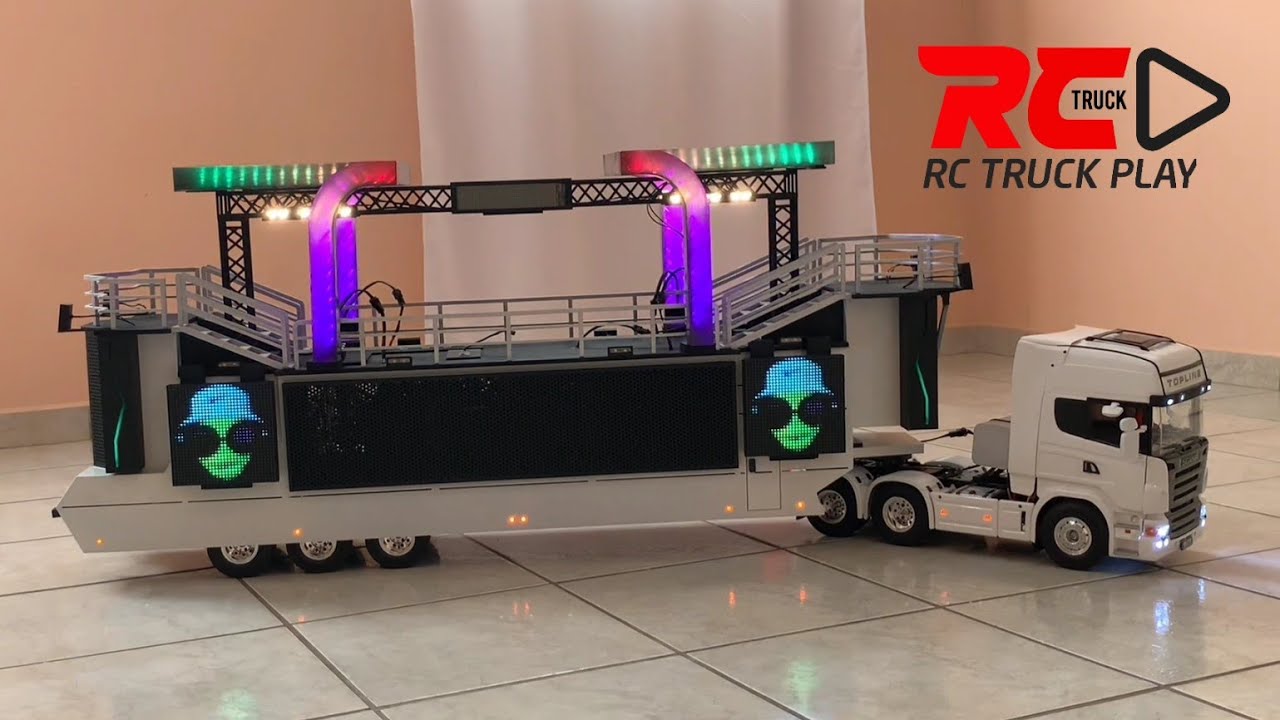 MINI TRIO ELÉTRICO BARRTÃO EM RITMO DE CARNAVAL