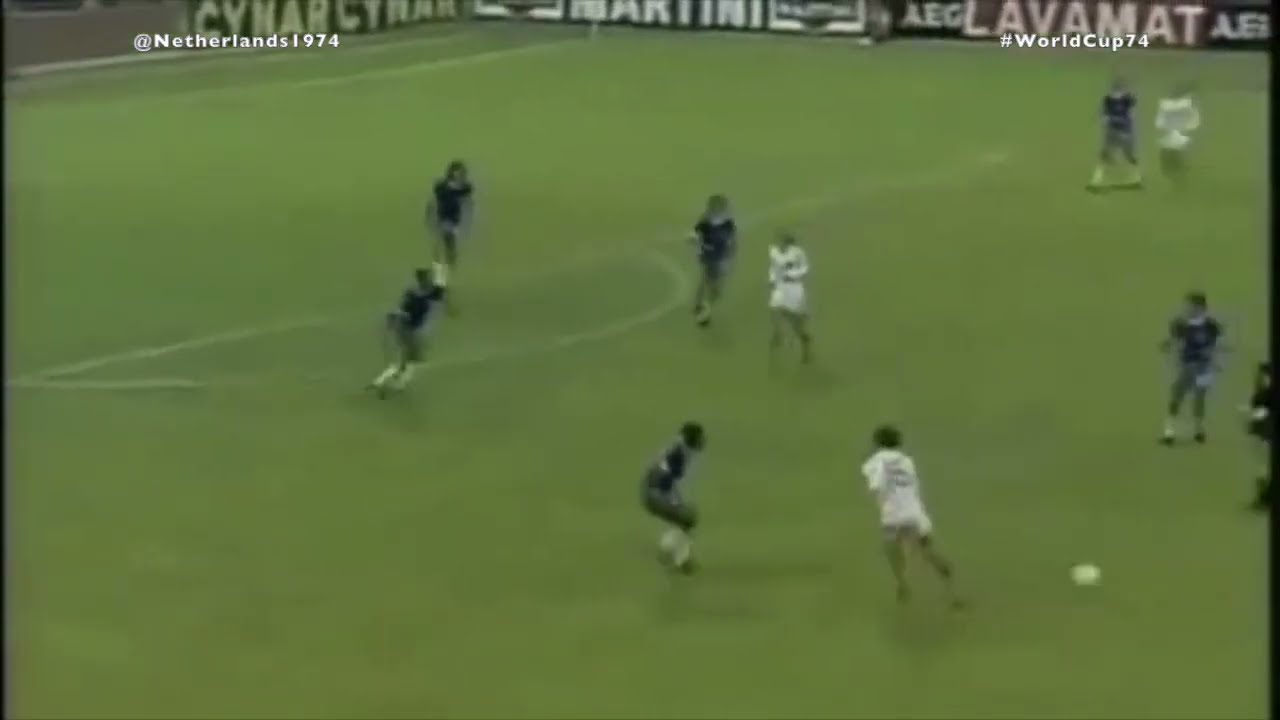 Wim Suurbier crossed the pitch for a chance #WorldCup74