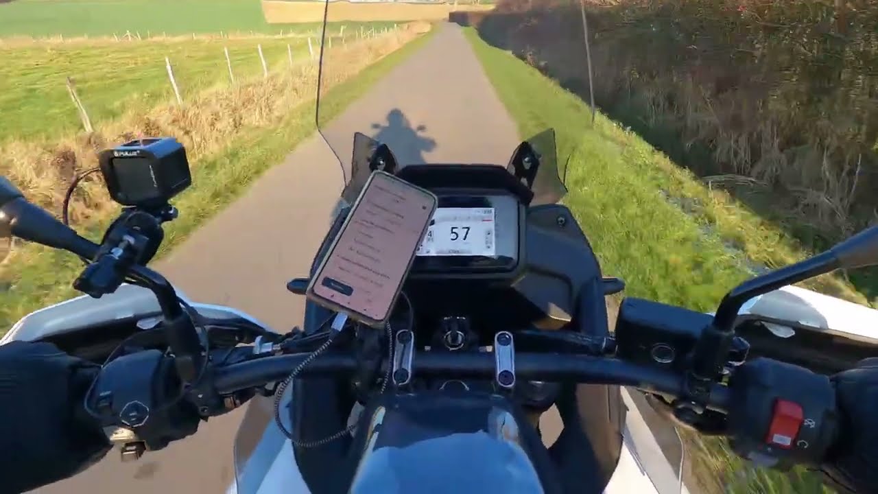 PROMENADES EN HONDA TRANSALP 750 OU EN YAMAHA 600XT DANS LES HAUTS DE FRANCE ou un peu plus loin.