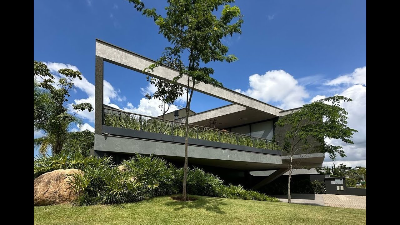 R$ 3.900.000 - CASA DE ESQUINA MOBILIADA COM ARQUITETURA OUSADA NO ALPHAVILLE EM VOTORANTIM - SP