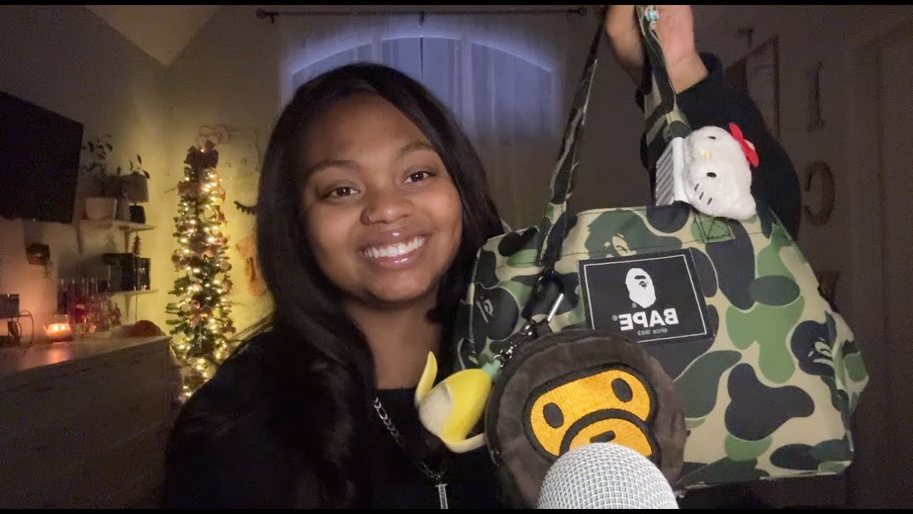 ASMR | WHATS IN MY BAG👜 (5 DAYS OF CHRISTMAS 🎄)