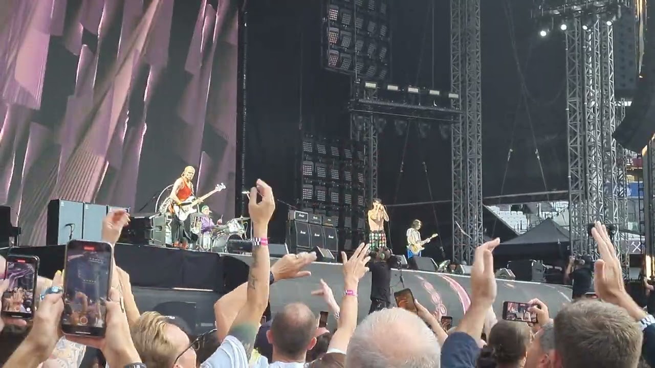 Red Hot Chili Peppers  - Zephyr Song, Live at London Stadium, London, 26 June 2022