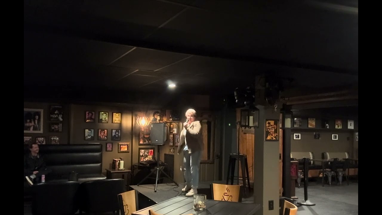 I'm not not a lesbian #standupcomedy #comedy #funny #shorts 
