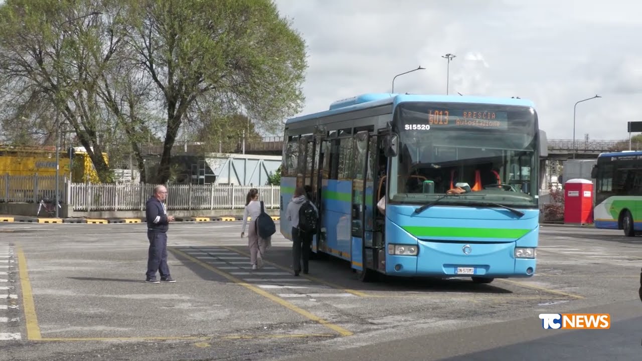 Cremona, sovraffollamento e insicurezza presso la stazione degli autobus all’uscita dalle scuole