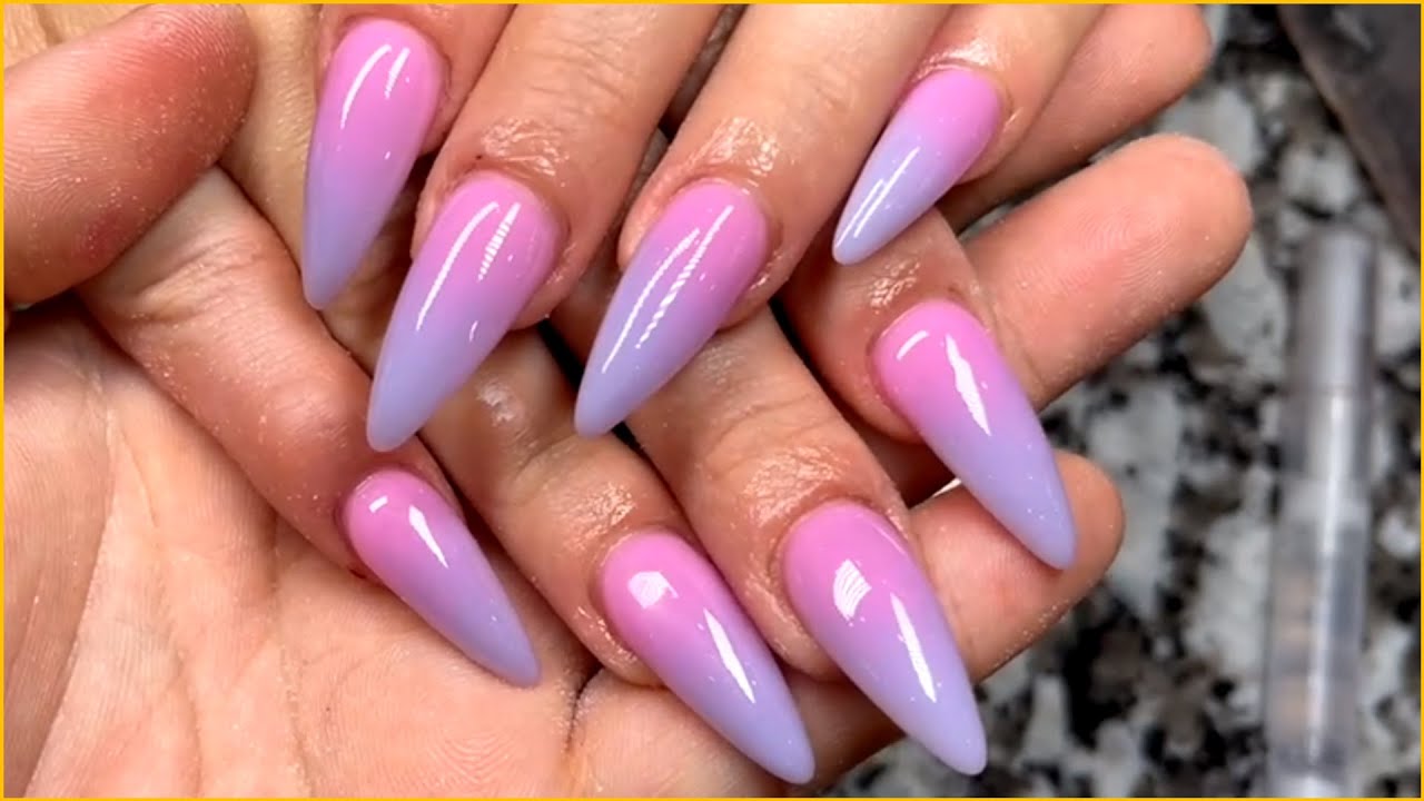 Phong Tran Art | Đắp Ombre almond shape with Glow 20 & solid 204