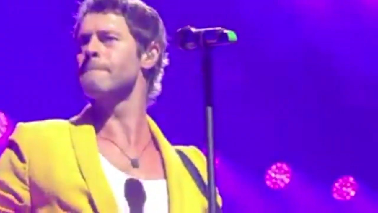 Take That - Giants - Paris Live (30th Anniversary - Greatest Hits Tour)