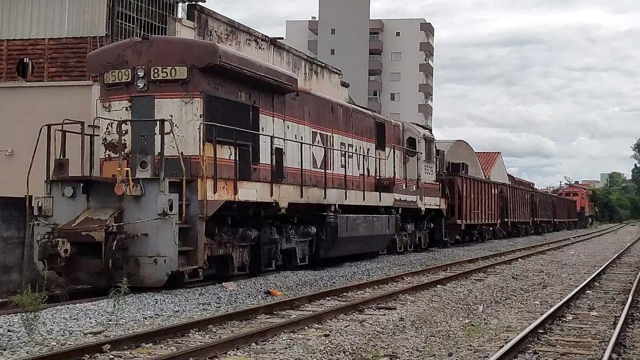 A LOCOMOTIVA MAIS ENFERRUJADA DA ROTA! 😱 Veja de perto a “Vovó” 8509
