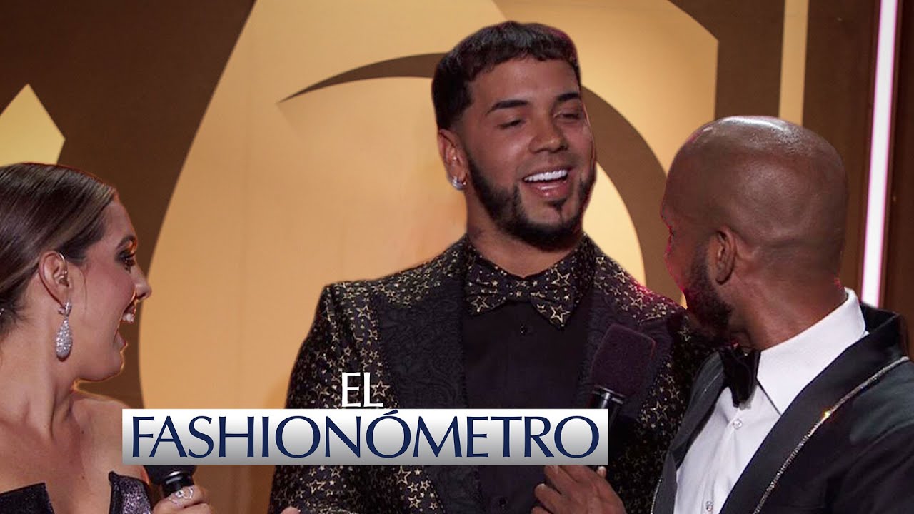 Anuel AA invadió el set para asegurarse de estar entre los mejor vestidos en Premios Lo Nuestro