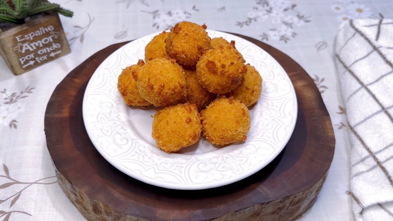 BOLINHA DE QUEIJO, SÓ TRÊS INGREDIENTES!