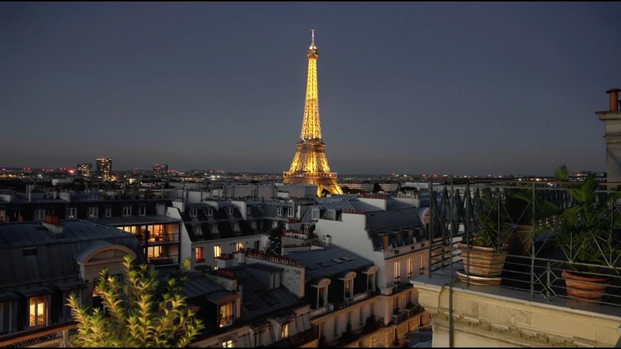 Paris Night Rooftop View &ndash; Eiffel Tower 4K TV Screensaver