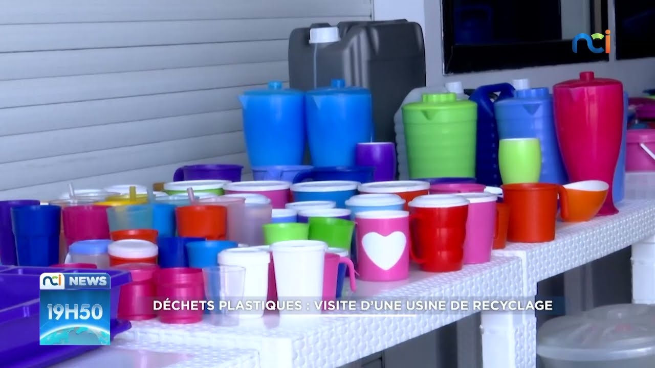 Déchets plastiques : visite d'une usine de recyclage
