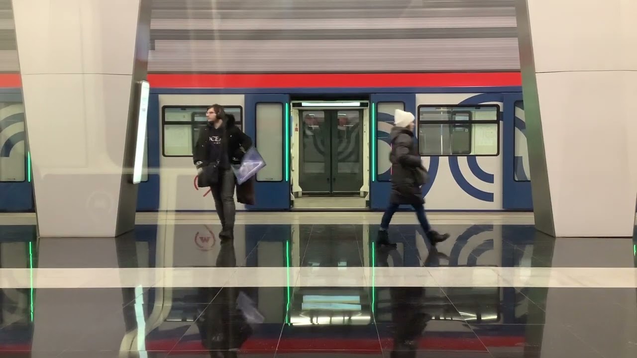 Поездка по Некрасовской  линии от Электрозаводской до Некрасовки.