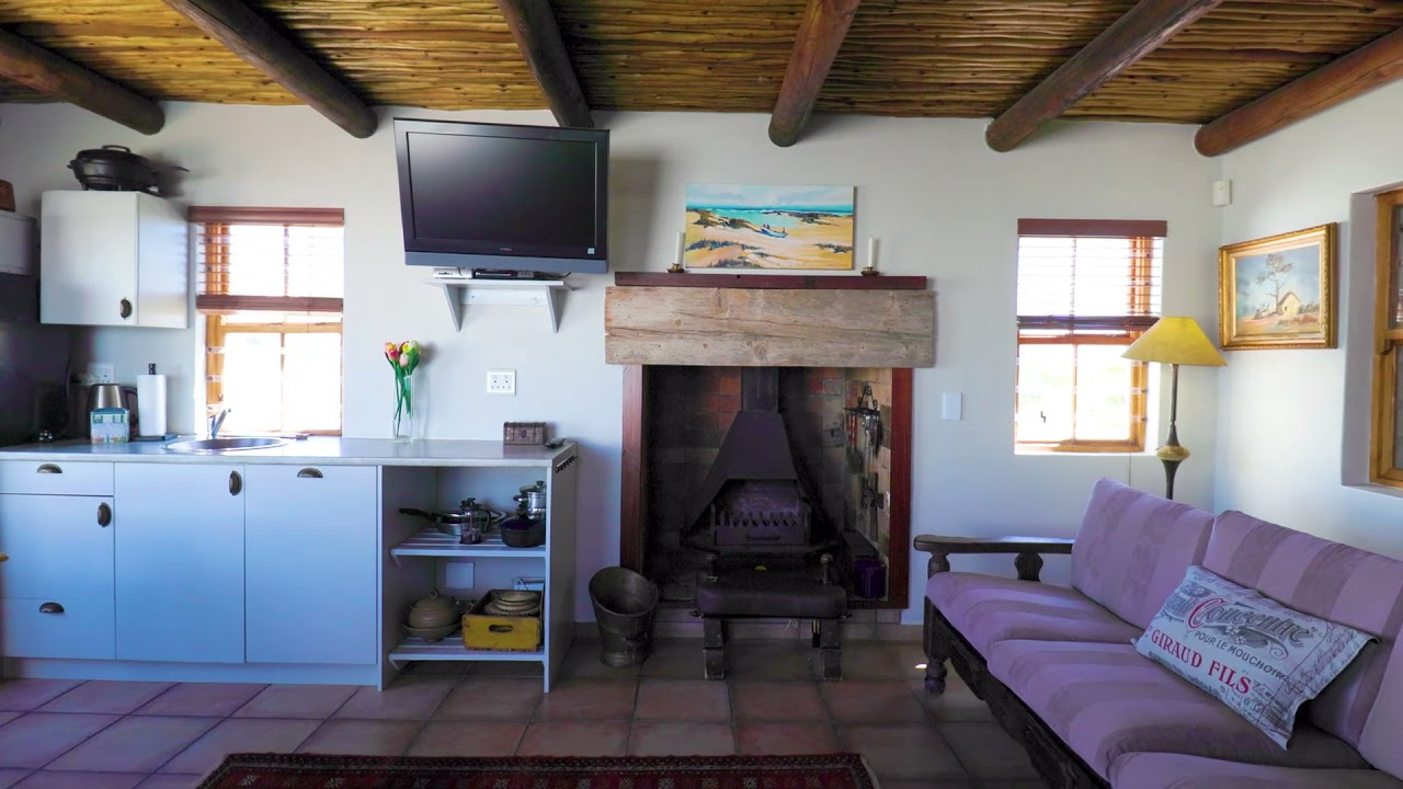 BEACH HOUSE FOR SALE IN JACOBSBAAI