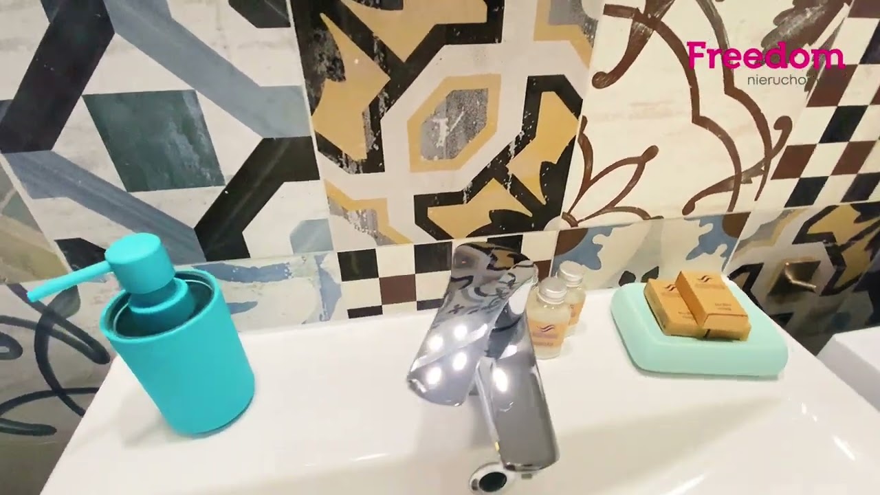 Rewal Apartament z widokiem z tarasu na morze, basen, jacuzzi, sauna.
