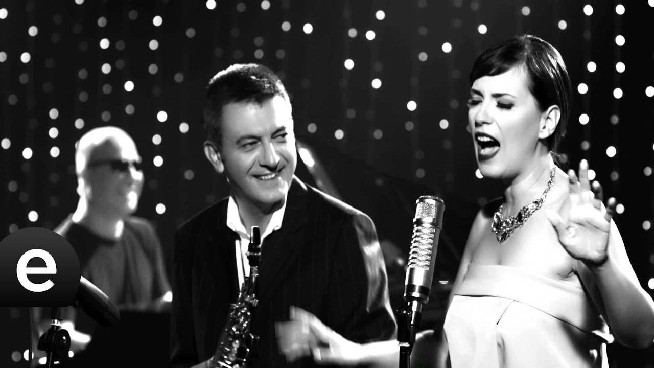 Üç Kalp (Kürşat Başar düet. Yeşim Salkım) Official Music Video #üçkalp #kürşatbaşar - Esen Müzik
