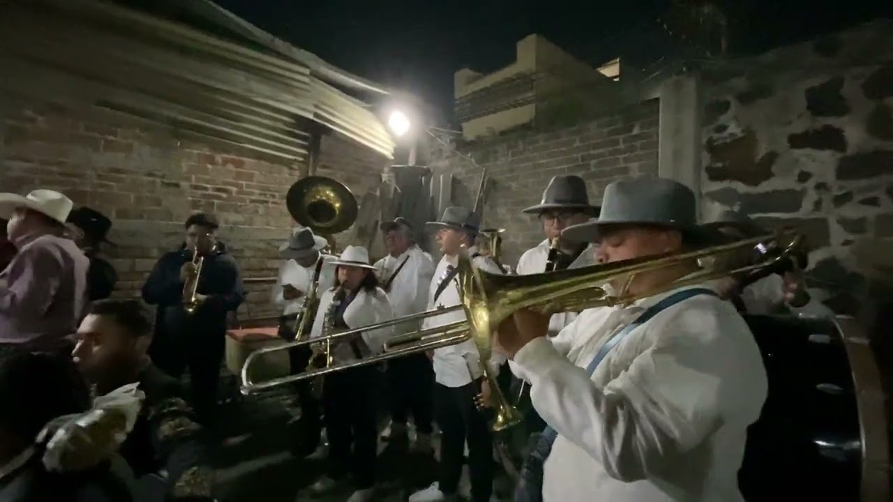 La última estocada / Banda La carnavalera de San Juan de Aragón de Samuel González 