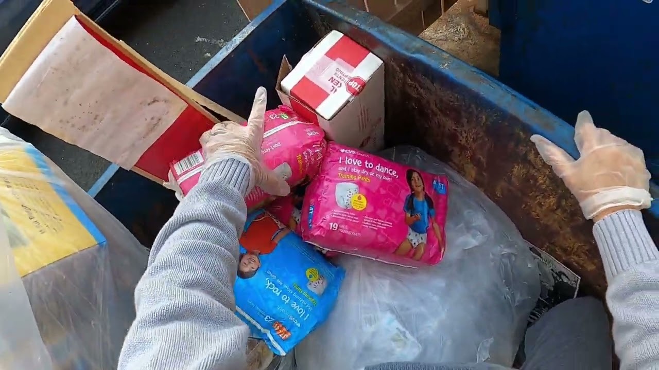 Dumpster Diving USA: Amazing huge jackpot five mystery bags full of goodies.