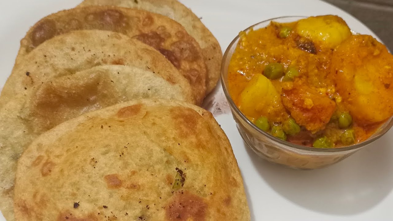 Bengali Famous Korai Shutir Kochuri | Matar Kochuri with Matar Aloo Sabji Recipe @AninditasCookbook 