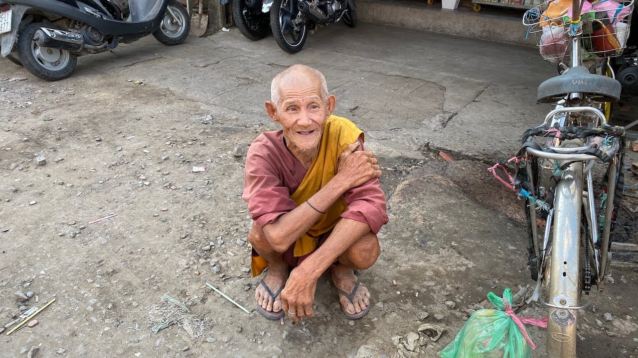 Ông cụ 30 năm không ăn cơm vẫn sống khoẻ mạnh, tiết lộ cách sống dựa vào khí trời