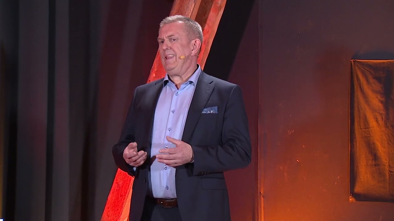 The Unexpected Gifts of Gaming | Bj&oslash;rn Robert Dahl | TEDxTrondheim