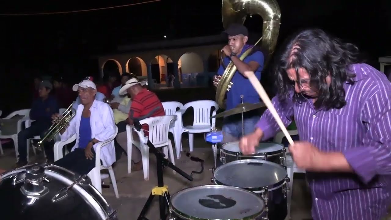Banda Tierra Colorada que chulada de melodía se aventó
