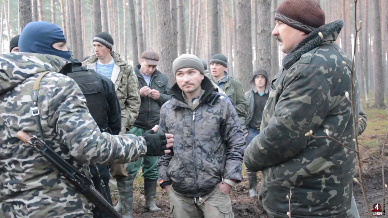 Копачі у Більській волі перекрили дорогу оперштабу та не дали нічого вилучити