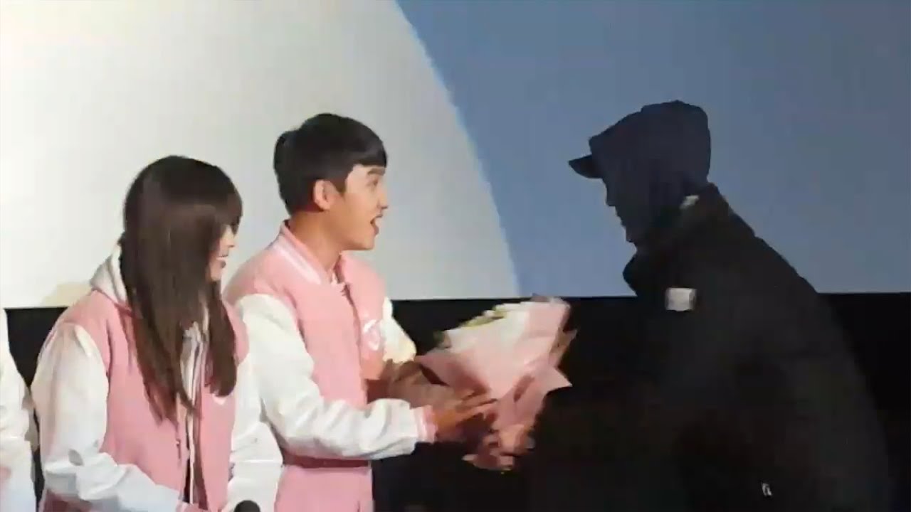 160301 EXO SEHUN SURPRISED D.O at The ''pure love stage greetings''