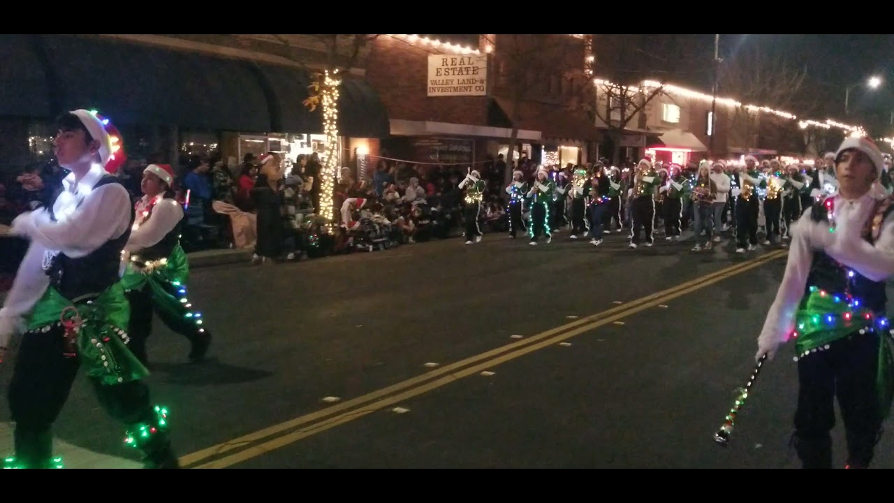 Reedley High Pirate Band 2021 - Electric Christmas Parade, video 1
