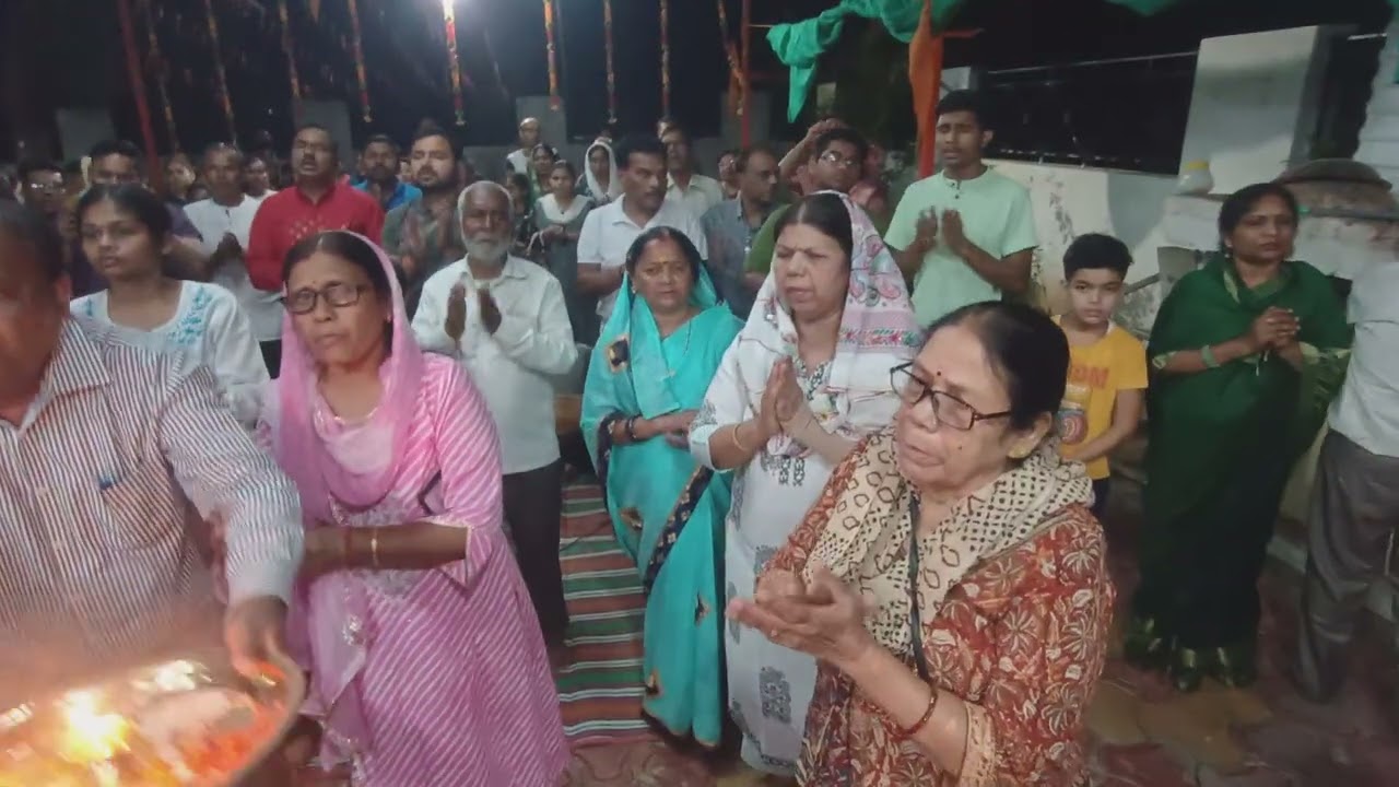 AV 83 वाँ सुंदरकांड मजीठ बाबा - प्रसाद वितरण श्रीमती कृष्णा आहके जी और श्रीमती लक्ष्मी सिरसाम जी 