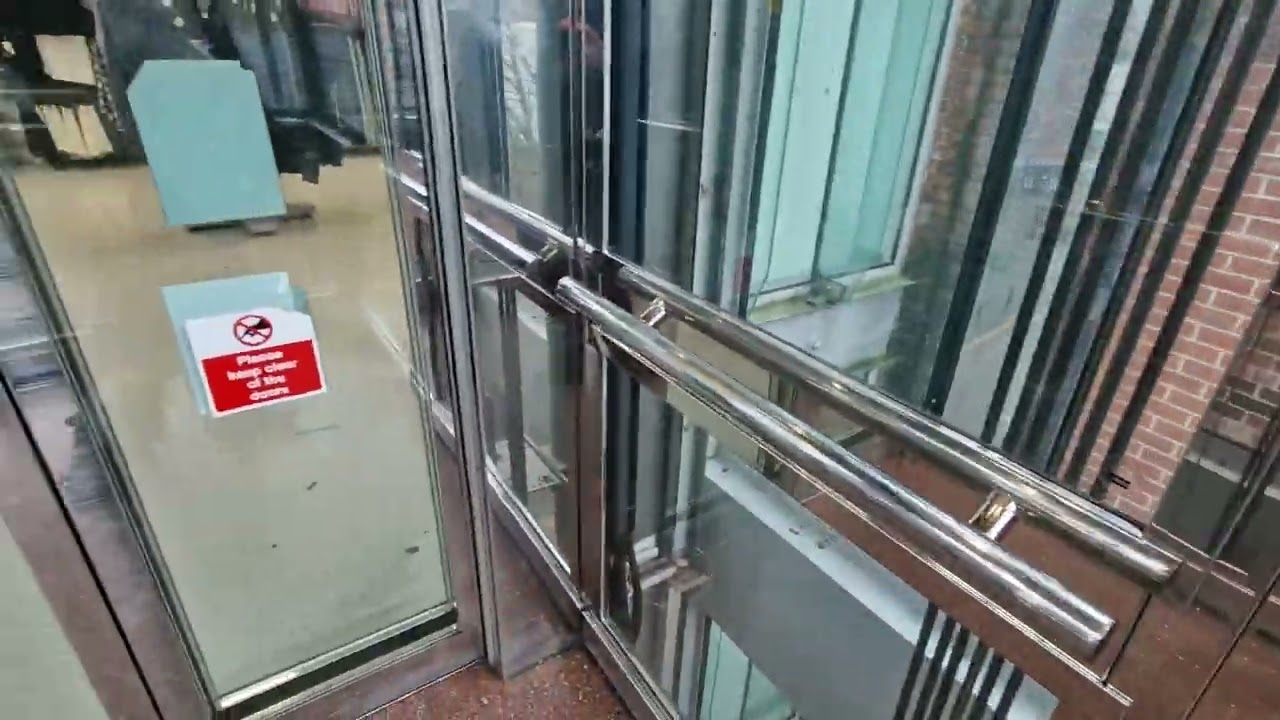 2003 Kone Delta Monospace Lift @ Sports Direct in Stockport