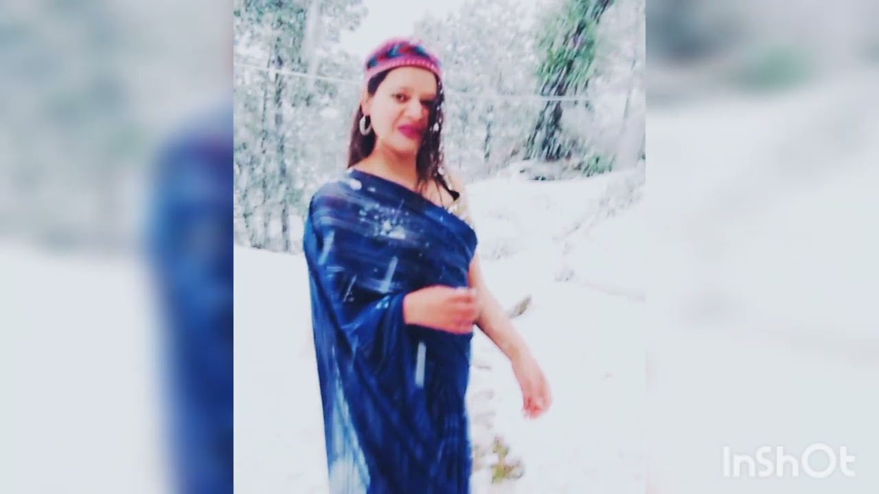 snow and saree #youtubeshorts #shorts