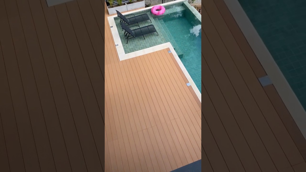 Deck de madeira ecol&oacute;gica- WPC  #ripadoexterno #esquadrias #wpc #ripado #madeiraecologica #lazer