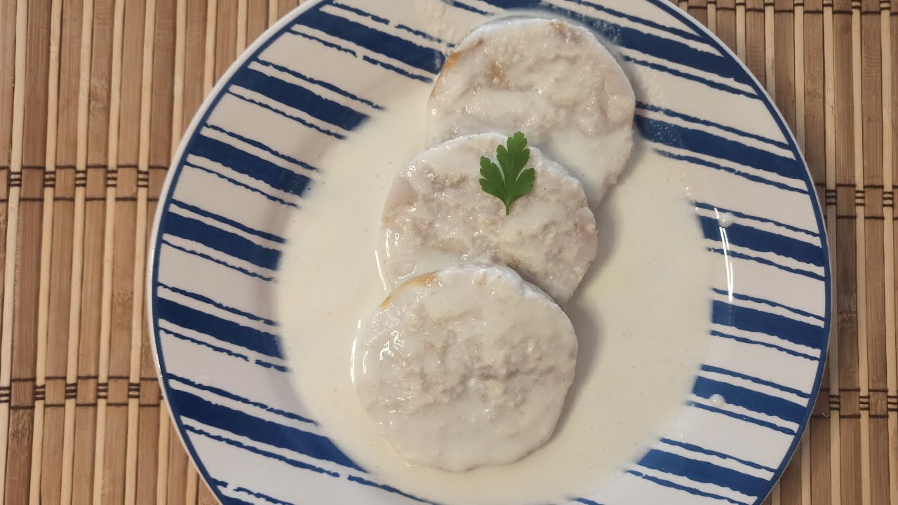 Medallones de merluza con crema de ajo blanco. Mambo cecotec