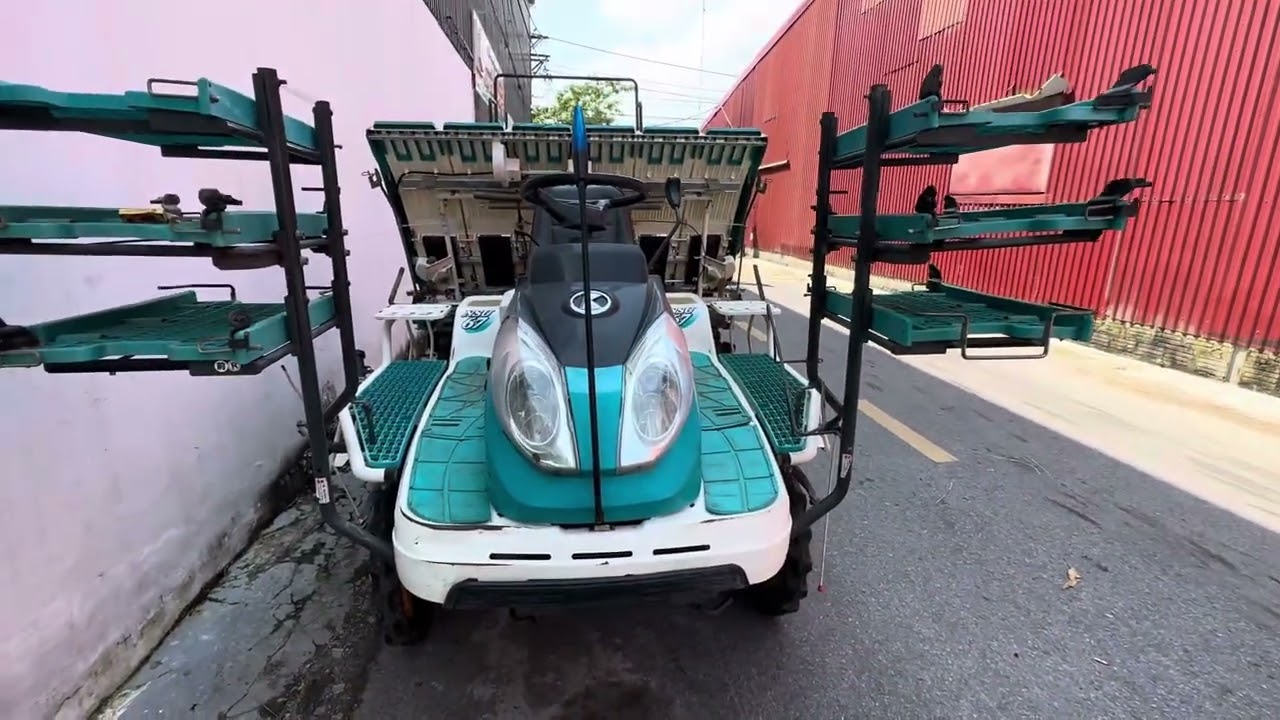 Hai siêu phẩm máy cấy 6CMD và Kubota EP6D cùng về Đông Hưng Thái Bình