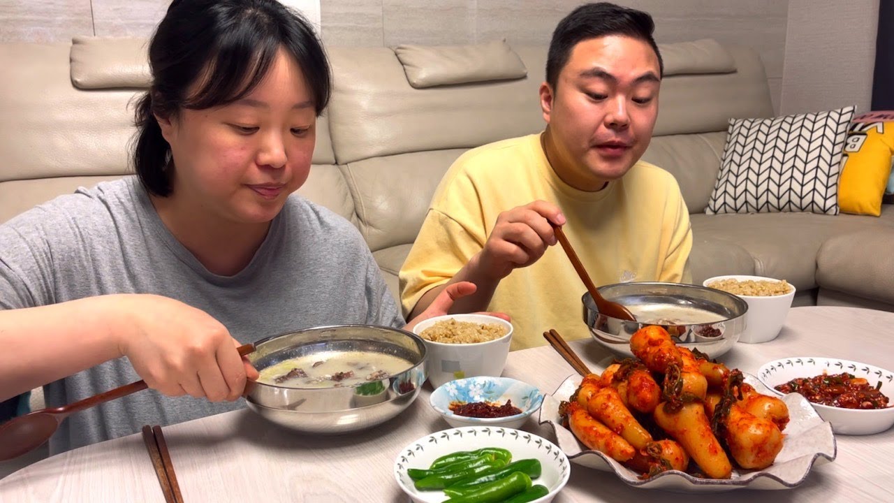 집밥먹방) 국밥충 남편과 순대국 해먹기 (ft.알타리김치) | Home meal (Sundae Soup, Radish Kimchi) Mukbang