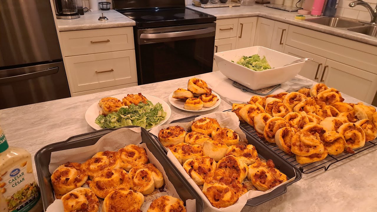 Spend the day with us making Pizza Rolls!! (What an average day looks like for a momma of 4) 