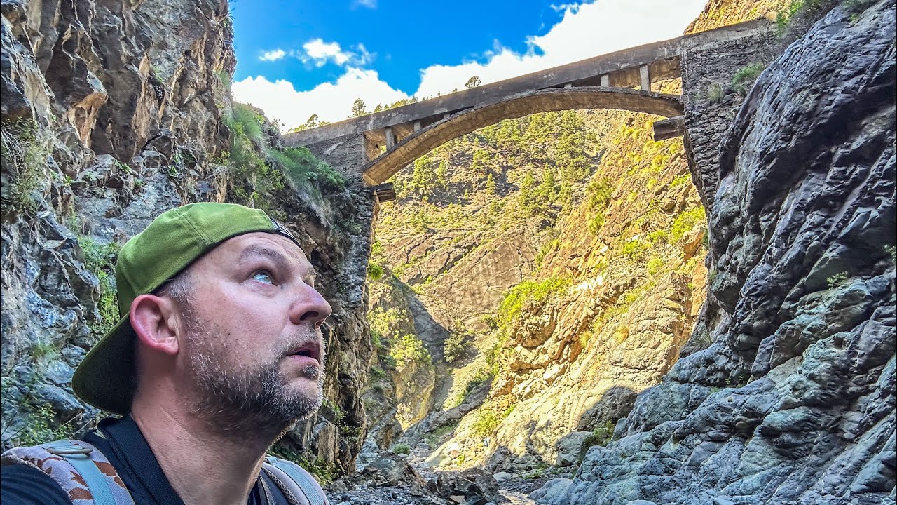 Steinschlaggefahr in der Schlucht der Ängste: Der wilde Weg zur Cascada de los Colores auf La Palma“