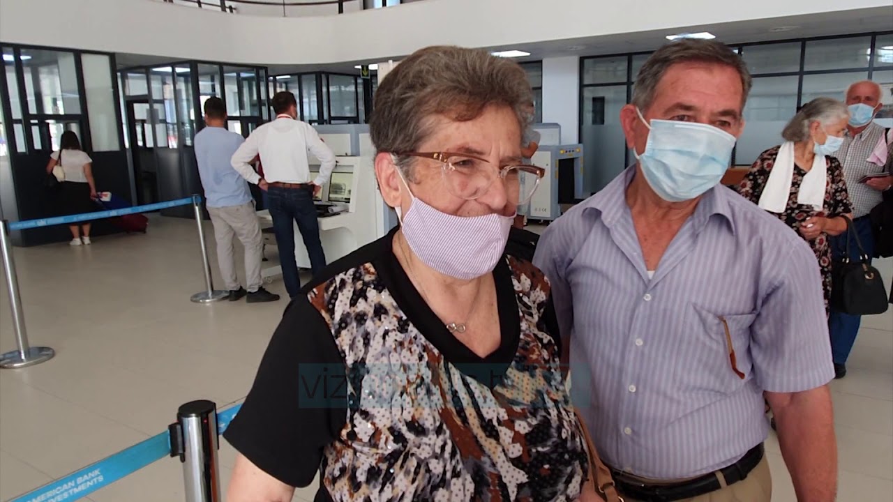 Fluks shqiptarësh dhe italianësh që hyjnë në vend nga Porti i Vlorës - News, Lajme - Vizion Plus