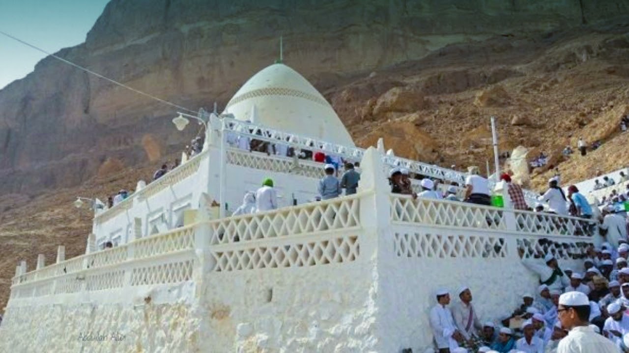 ياوجيه انها هبت رياح السعودي - قصيدة في زيارة نبي الله هود