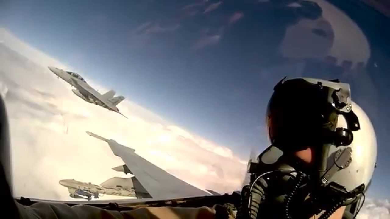 JHMCS in Action - F/A 18 Pullin Vapes