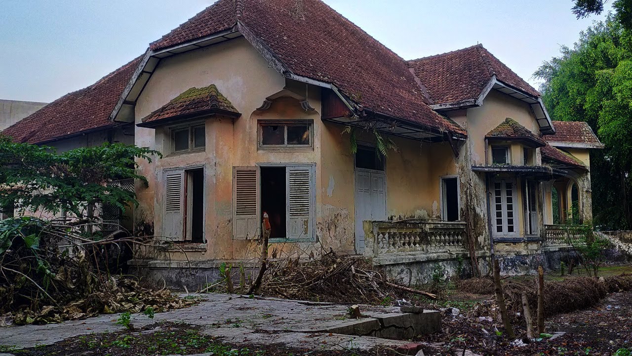 Rahasia Bangunan Belanda Terbengkalai di Malang - Vila Bella Vista