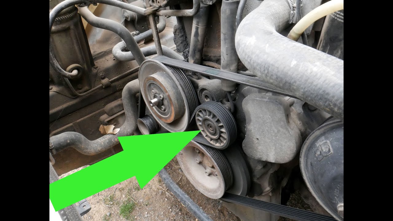Mercedes Benz W124 — устранение скрипа приводного ремня, замена натяжителя ремня. Ремонт своими р...
