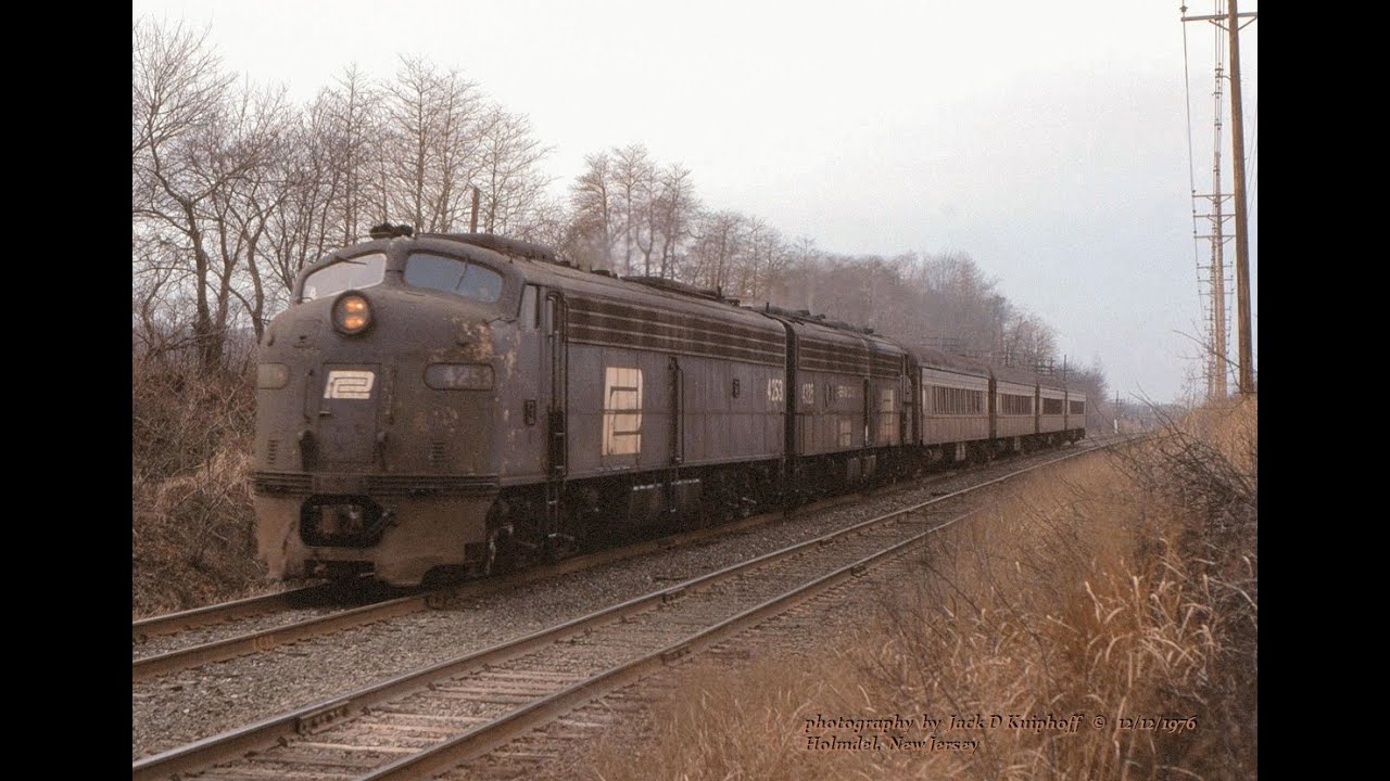 Penn Central E's and CNJ, action on the NY&LB. Passenger & freight. 1975-1976