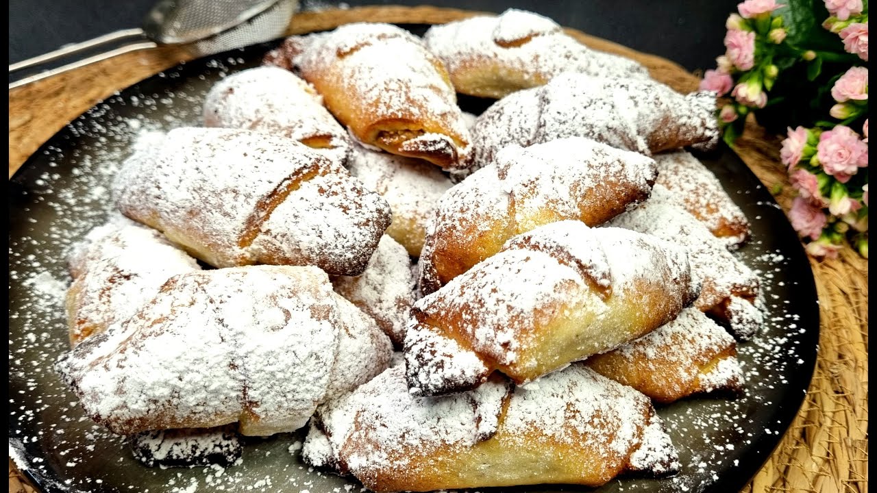 Asa cum facea bunica!CORNULETE FRAGEDE cu crema de nuci/КАК У БАБУШКИ!ДОМАШНЕЕ ПЕЧЕНЬЕ-ОЧЕНЬ ВКУСНО!