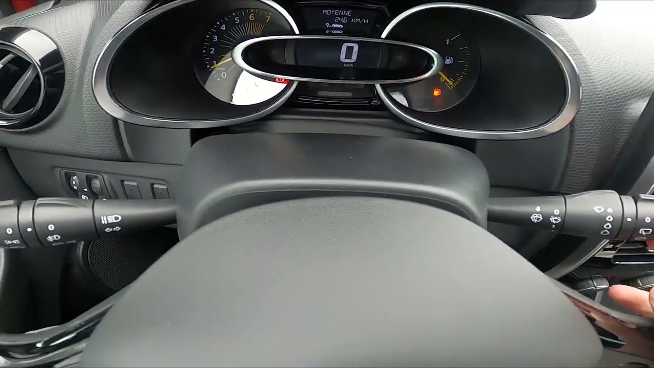 Как пользоваться дисплеем спидометра Renault Clio IV (2012–2019) Управление спидометром