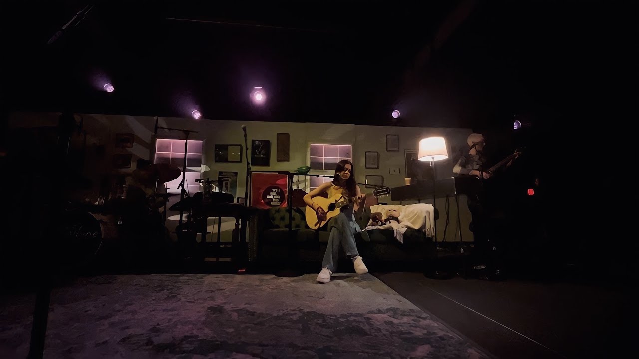 Lizzy McAlpine - Broken Glass / I Guess (Live at 9:30 Club 4/27/23)