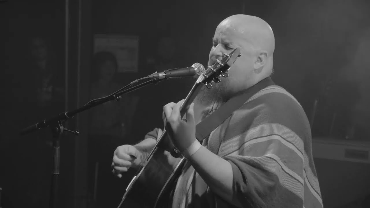 Alain Johannes - Disappearing One (Chris Cornell / Euphoria Morning) live in Paris